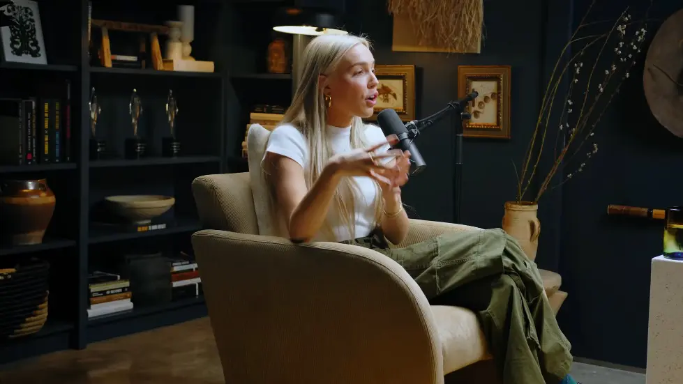 Alex Cooper ON: Feeling Insecure? This Video Will CHANGE Everything! | Jay Shetty 010