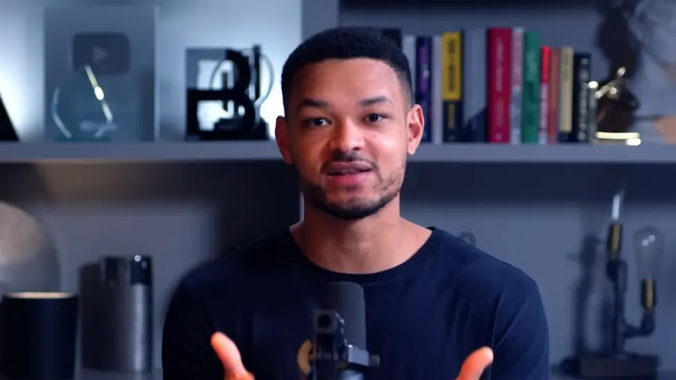 The Man That Makes Millionaires: How To Turn $1,000 Into $100 Million!: Alex Hormozi | E235 002