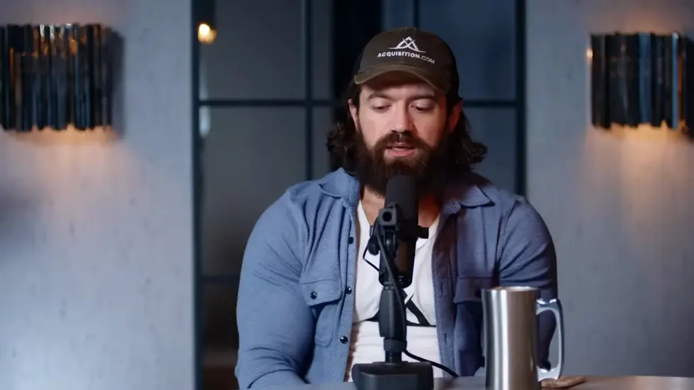 The Man That Makes Millionaires: How To Turn $1,000 Into $100 Million!: Alex Hormozi | E235 010