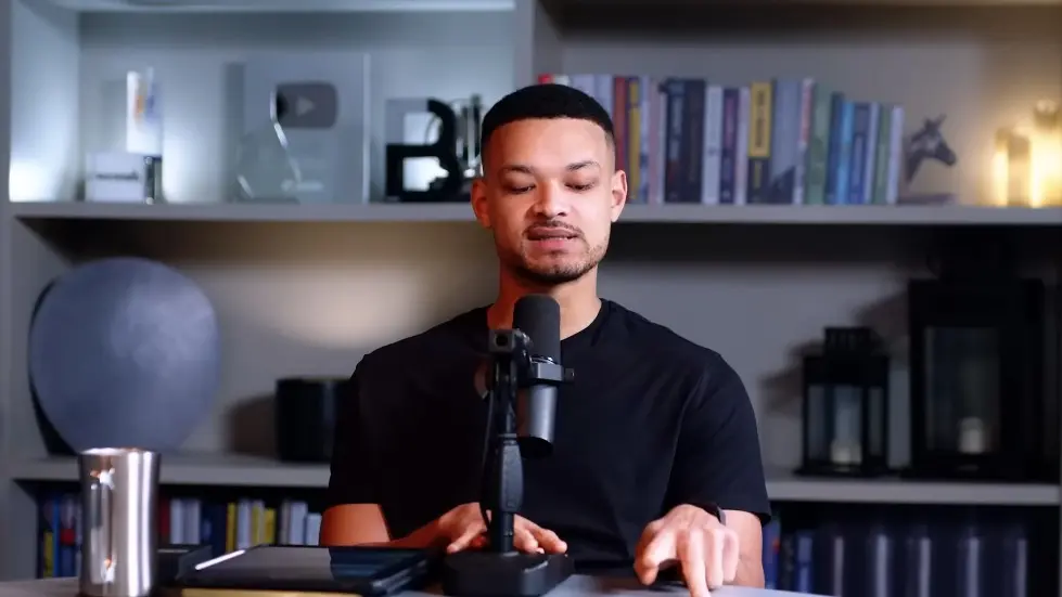 Chris Williamson: The Shocking New Research On Why Men And Women Are No Longer Compatible! | E237 018