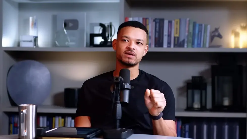 Chris Williamson: The Shocking New Research On Why Men And Women Are No Longer Compatible! | E237 020