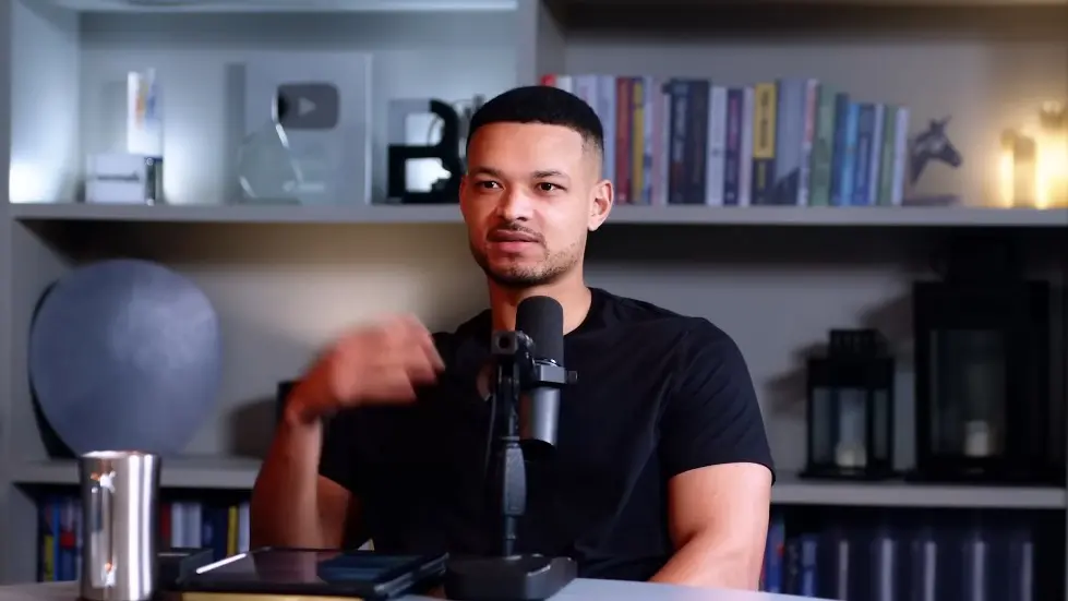 Chris Williamson: The Shocking New Research On Why Men And Women Are No Longer Compatible! | E237 030