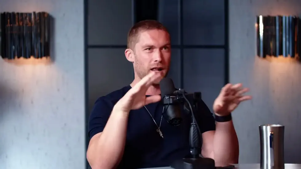 Chris Williamson: The Shocking New Research On Why Men And Women Are No Longer Compatible! | E237 037