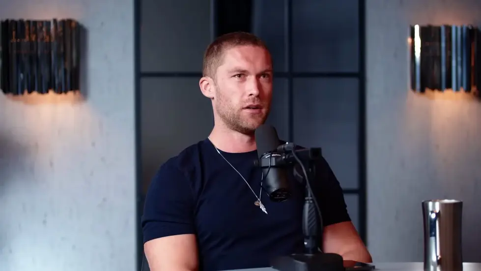 Chris Williamson: The Shocking New Research On Why Men And Women Are No Longer Compatible! | E237 041