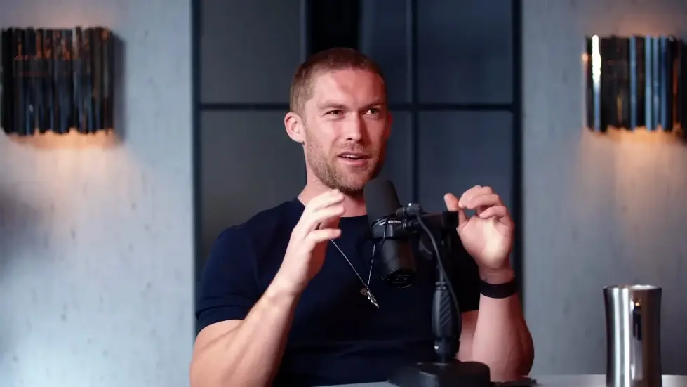 Chris Williamson: The Shocking New Research On Why Men And Women Are No Longer Compatible! | E237 046