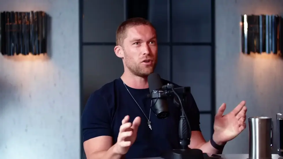 Chris Williamson: The Shocking New Research On Why Men And Women Are No Longer Compatible! | E237 051