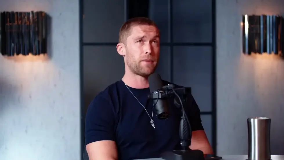 Chris Williamson: The Shocking New Research On Why Men And Women Are No Longer Compatible! | E237 054