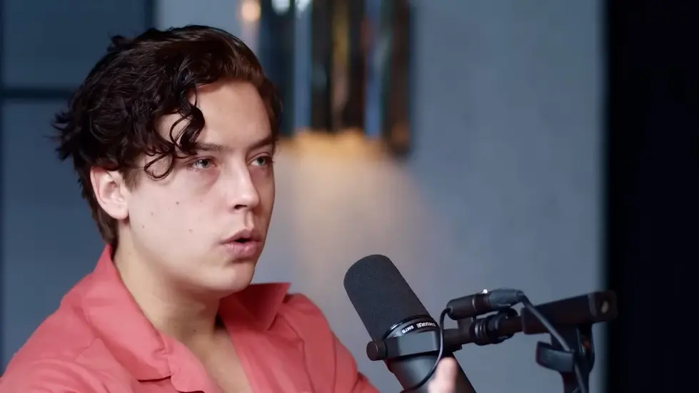 Cole Sprouse: My Narcissistic Mum Sacrificed My Childhood For Fame! | E229 010