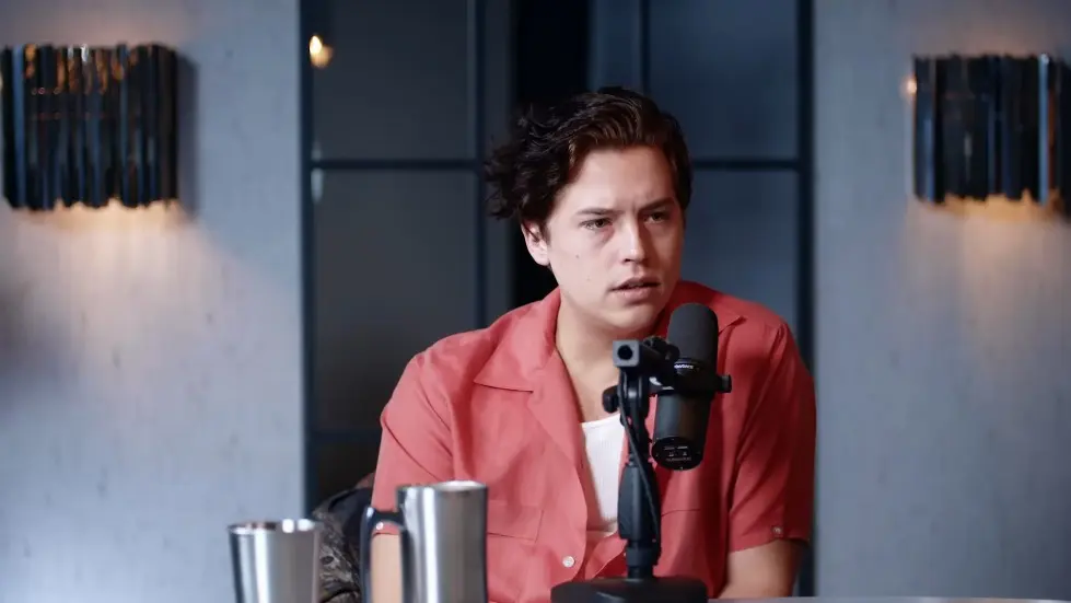 Cole Sprouse: My Narcissistic Mum Sacrificed My Childhood For Fame! | E229 020