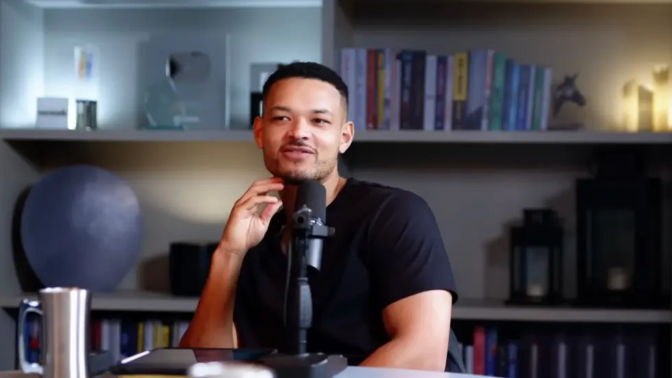 Cole Sprouse: My Narcissistic Mum Sacrificed My Childhood For Fame! | E229 023