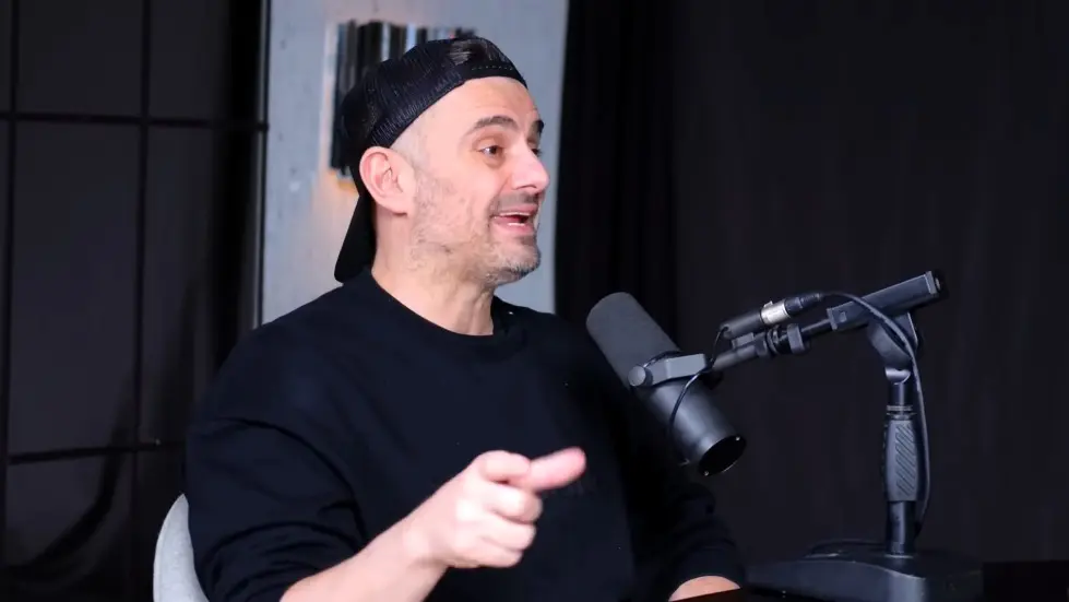 Gary Vee&rsquo;s Emotional Confession About His Success & Family! | E207 010