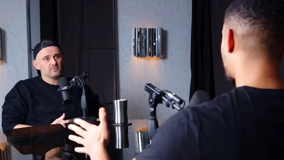 Gary Vee&rsquo;s Emotional Confession About His Success & Family! | E207 025