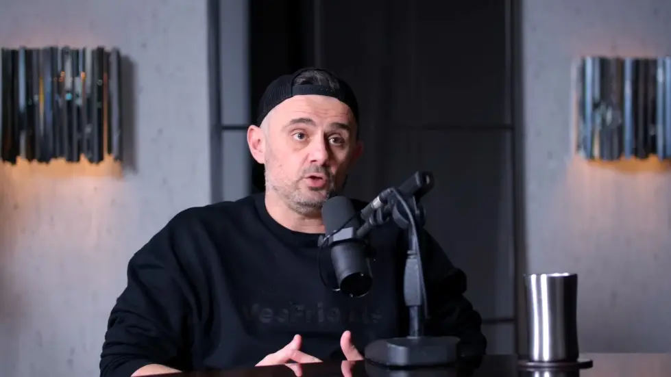 Gary Vee&rsquo;s Emotional Confession About His Success & Family! | E207 039