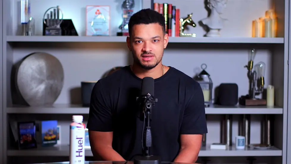 Jay Shetty: The 3 Simple Things A Happy Life Needs | E119 002