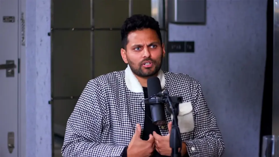 Jay Shetty: The 3 Simple Things A Happy Life Needs | E119 035