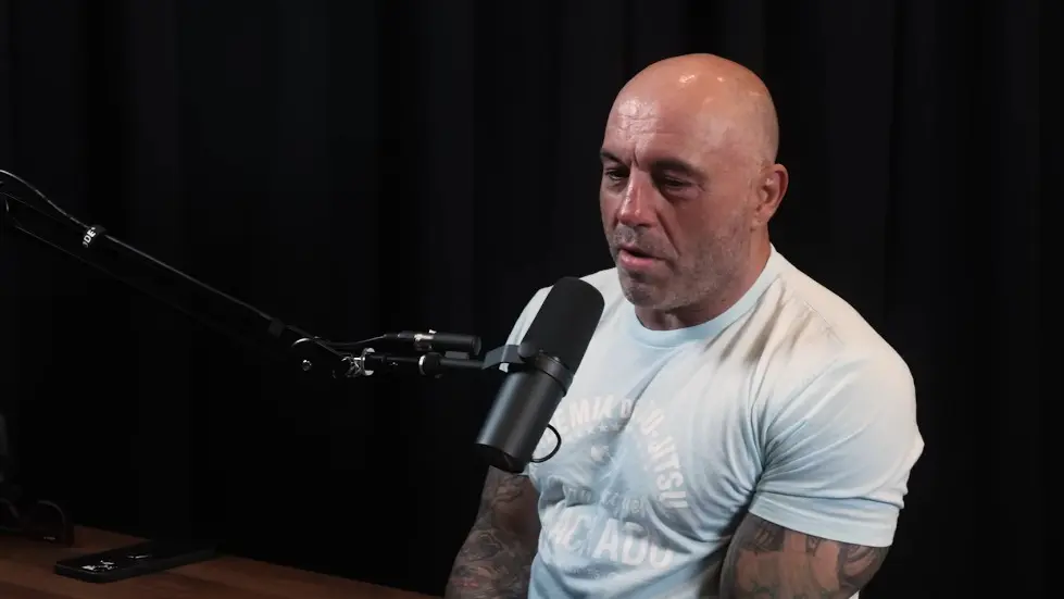 Joe Rogan: Comedy, Controversy, Aliens, UFOs, Putin, CIA, and Freedom | Lex Fridman Podcast #300 002