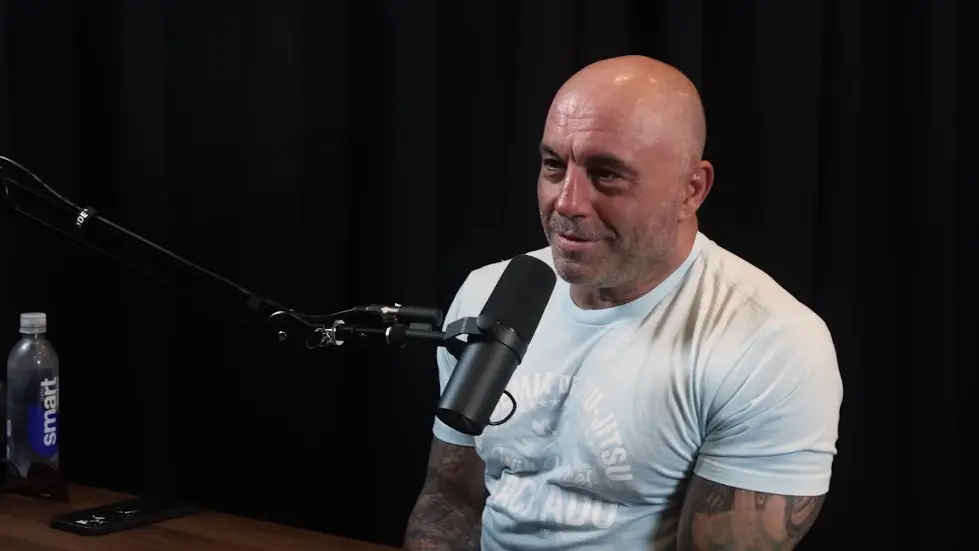 Joe Rogan: Comedy, Controversy, Aliens, UFOs, Putin, CIA, and Freedom | Lex Fridman Podcast #300 006