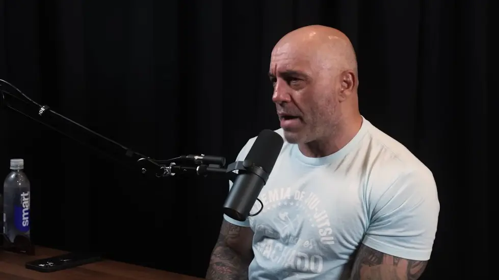 Joe Rogan: Comedy, Controversy, Aliens, UFOs, Putin, CIA, and Freedom | Lex Fridman Podcast #300 010