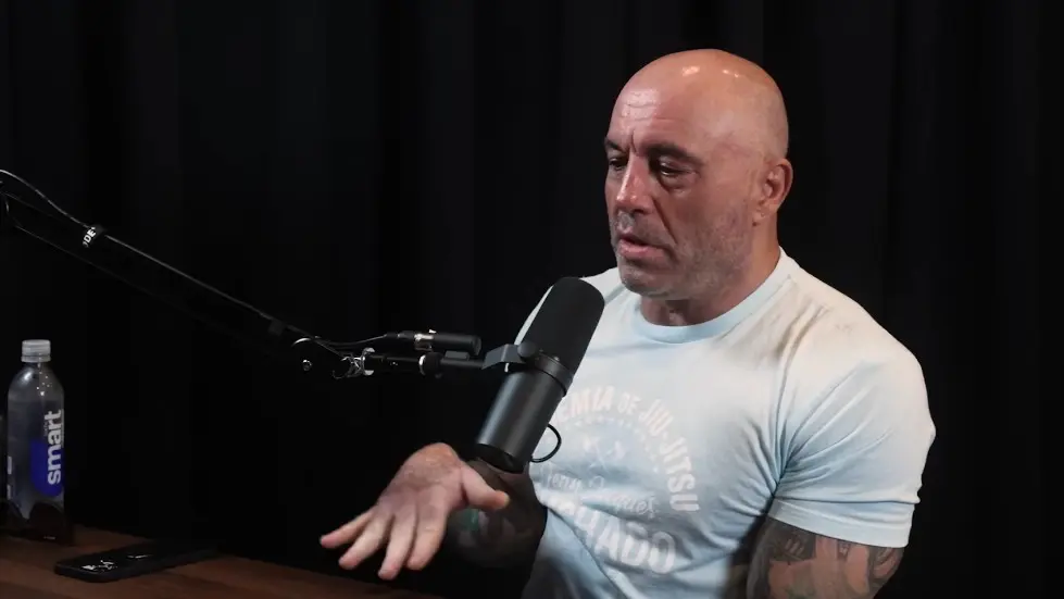 Joe Rogan: Comedy, Controversy, Aliens, UFOs, Putin, CIA, and Freedom | Lex Fridman Podcast #300 011