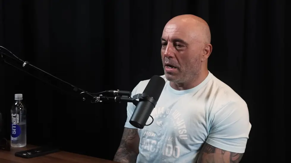 Joe Rogan: Comedy, Controversy, Aliens, UFOs, Putin, CIA, and Freedom | Lex Fridman Podcast #300 026