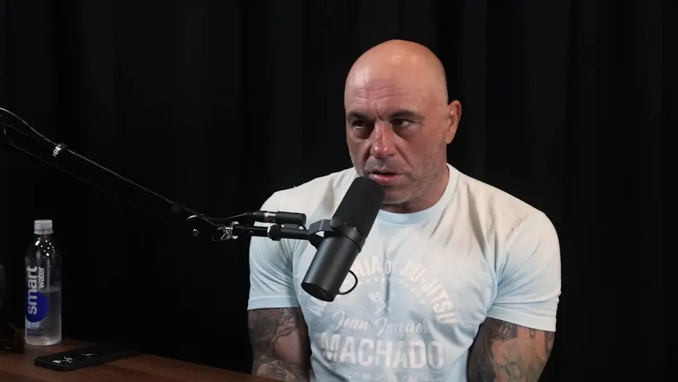 Joe Rogan: Comedy, Controversy, Aliens, UFOs, Putin, CIA, and Freedom | Lex Fridman Podcast #300 028