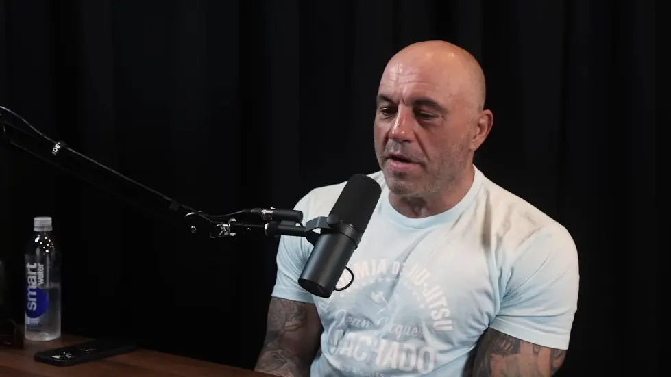 Joe Rogan: Comedy, Controversy, Aliens, UFOs, Putin, CIA, and Freedom | Lex Fridman Podcast #300 031