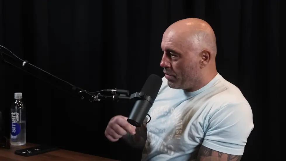 Joe Rogan: Comedy, Controversy, Aliens, UFOs, Putin, CIA, and Freedom | Lex Fridman Podcast #300 032
