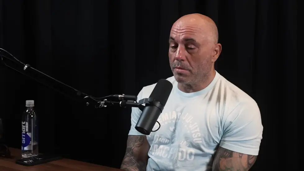 Joe Rogan: Comedy, Controversy, Aliens, UFOs, Putin, CIA, and Freedom | Lex Fridman Podcast #300 049