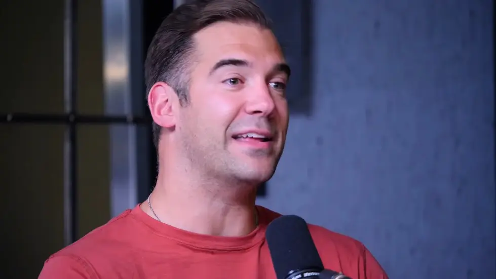 Lewis Howes: The Single Biggest Killer Of Relationships | E134 016