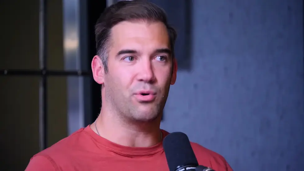 Lewis Howes: The Single Biggest Killer Of Relationships | E134 018