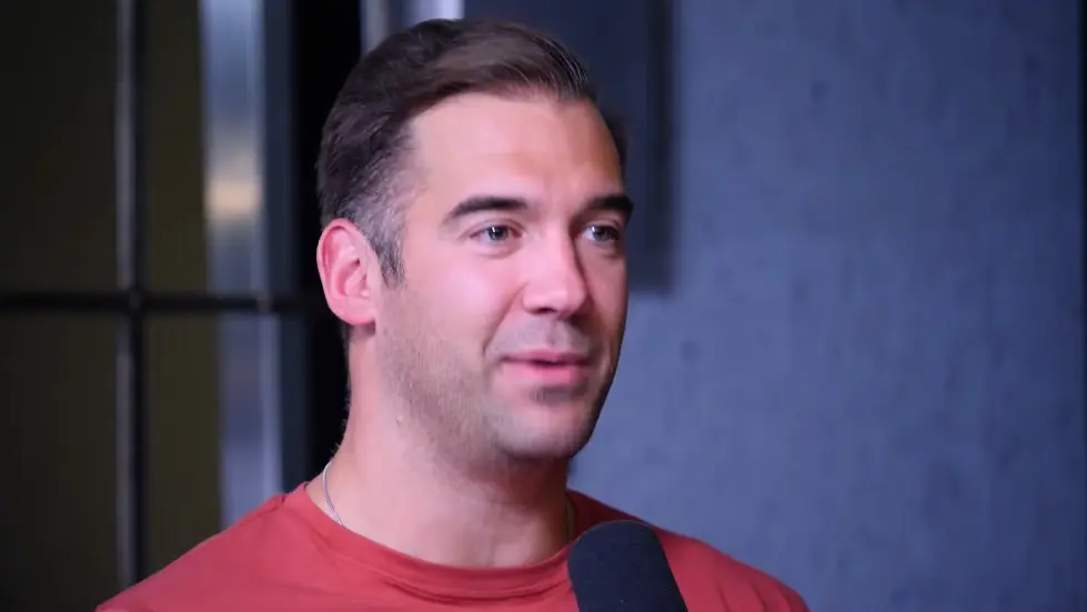 Lewis Howes: The Single Biggest Killer Of Relationships | E134 036