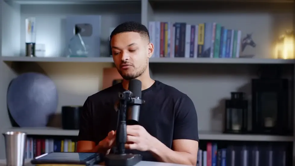 Lucy Hale Opens Up For The First Time About Eating Disorders, Relationships & Addiction | E224 003