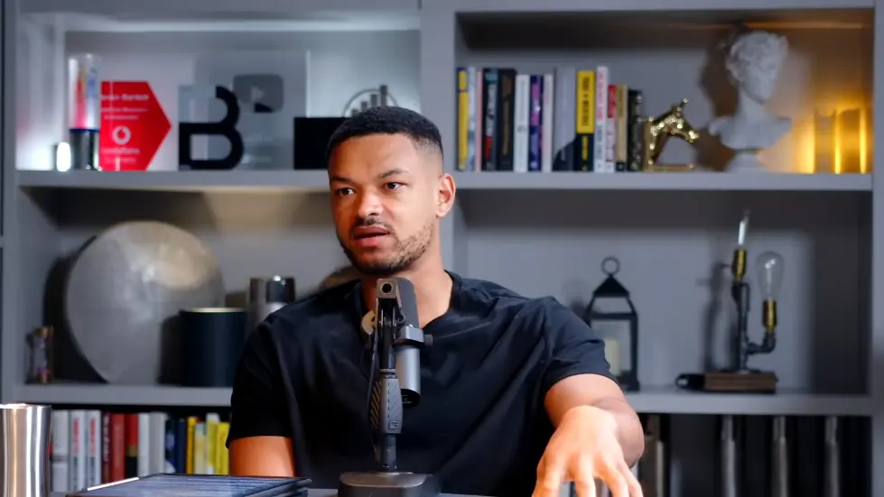 Maisie Williams: The Painful Past Of A Game Of Thrones Star | E181 007