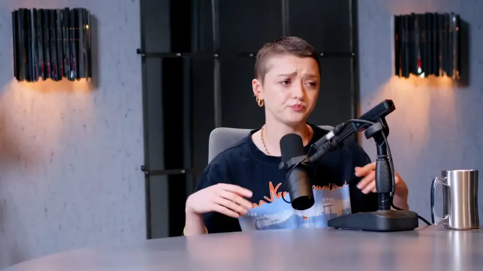 Maisie Williams: The Painful Past Of A Game Of Thrones Star | E181 015