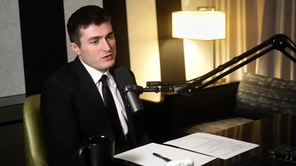 Max Tegmark: The Case for Halting AI Development | Lex Fridman Podcast #371 011