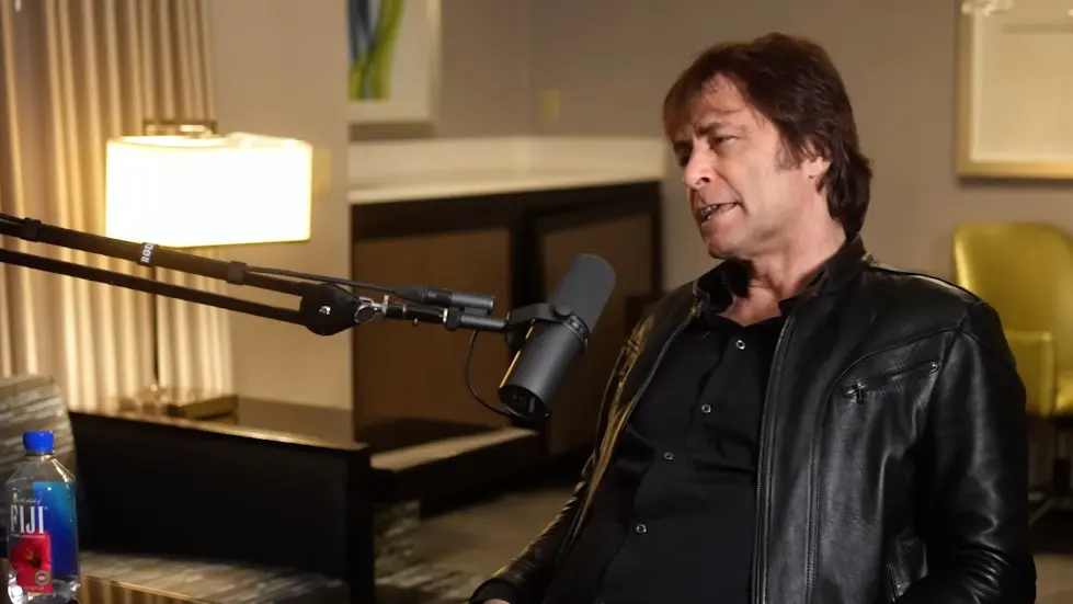 Max Tegmark: The Case for Halting AI Development | Lex Fridman Podcast #371 018