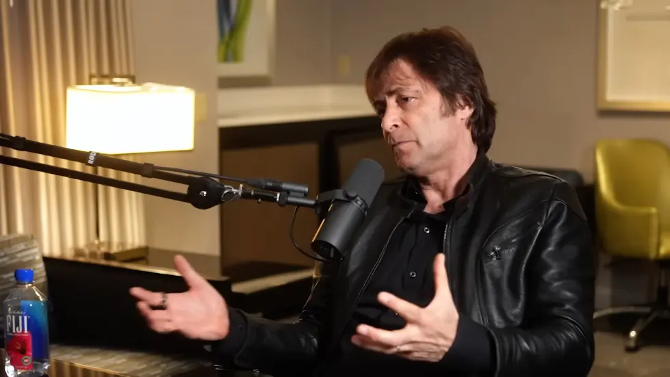 Max Tegmark: The Case for Halting AI Development | Lex Fridman Podcast #371 052