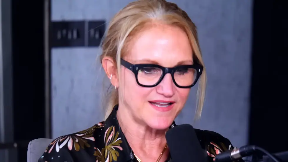 Mel Robbins: This One Hack Will Unlock Your Happier Life | E108 012