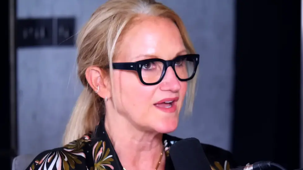 Mel Robbins: This One Hack Will Unlock Your Happier Life | E108 015