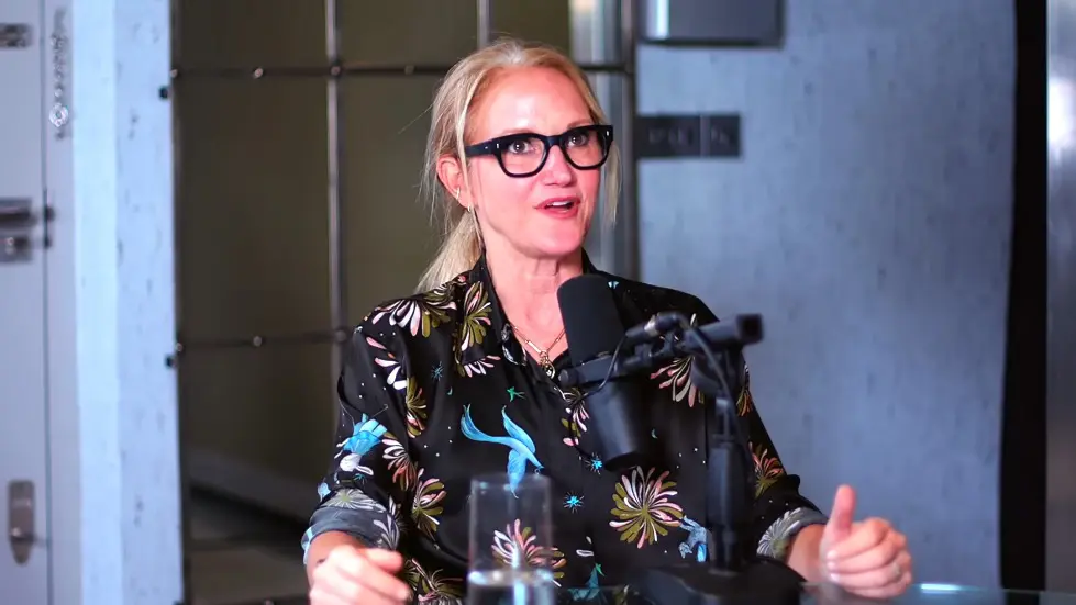 Mel Robbins: This One Hack Will Unlock Your Happier Life | E108 017