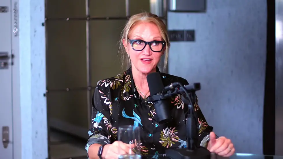 Mel Robbins: This One Hack Will Unlock Your Happier Life | E108 021