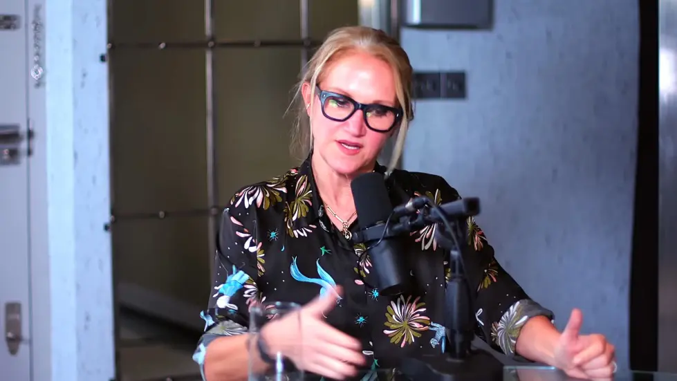 Mel Robbins: This One Hack Will Unlock Your Happier Life | E108 052