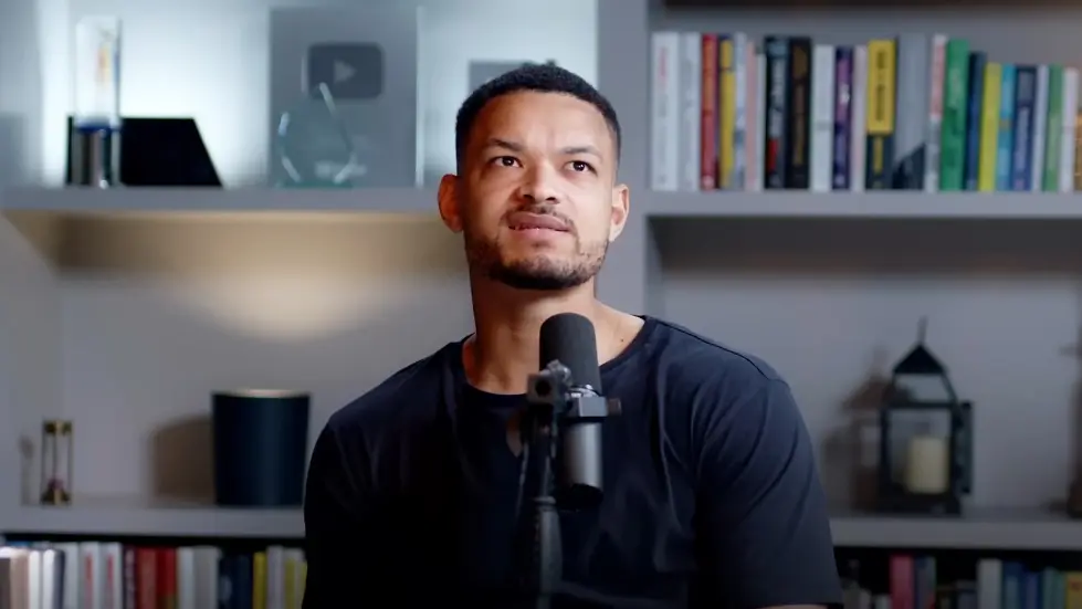 Mia Khalifa Opens Up About The Dark Side Of The Adult Entertainment Industry | E248 001