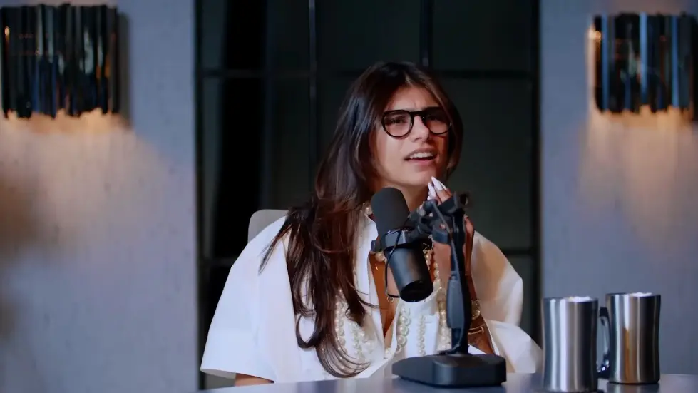 Mia Khalifa Opens Up About The Dark Side Of The Adult Entertainment Industry | E248 010