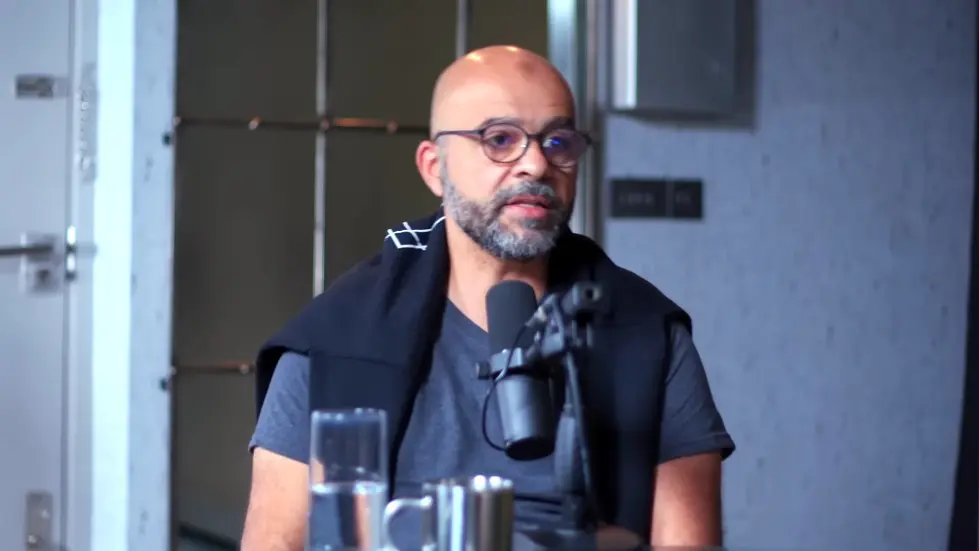 The Happiness Expert: Retrain Your Brain For Maximum Happiness: Mo Gawdat | E144 028