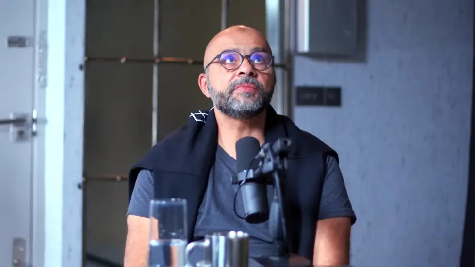 The Happiness Expert: Retrain Your Brain For Maximum Happiness: Mo Gawdat | E144 033