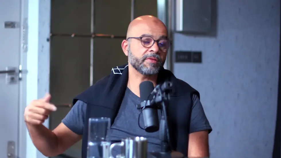 The Happiness Expert: Retrain Your Brain For Maximum Happiness: Mo Gawdat | E144 035