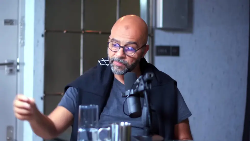 The Happiness Expert: Retrain Your Brain For Maximum Happiness: Mo Gawdat | E144 043