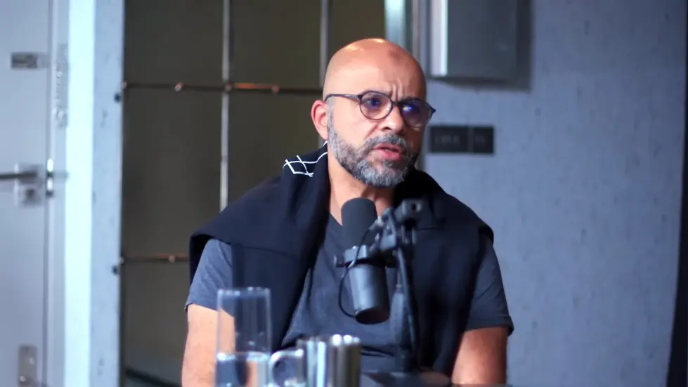 The Happiness Expert: Retrain Your Brain For Maximum Happiness: Mo Gawdat | E144 045