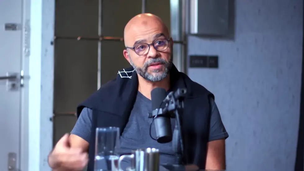 The Happiness Expert: Retrain Your Brain For Maximum Happiness: Mo Gawdat | E144 049